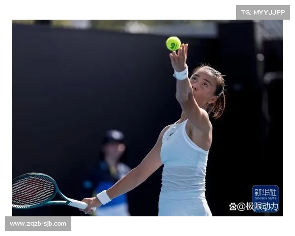 袁悦与安德莱斯库携手险胜成功晋级网球双打赛场展现顽强拼搏